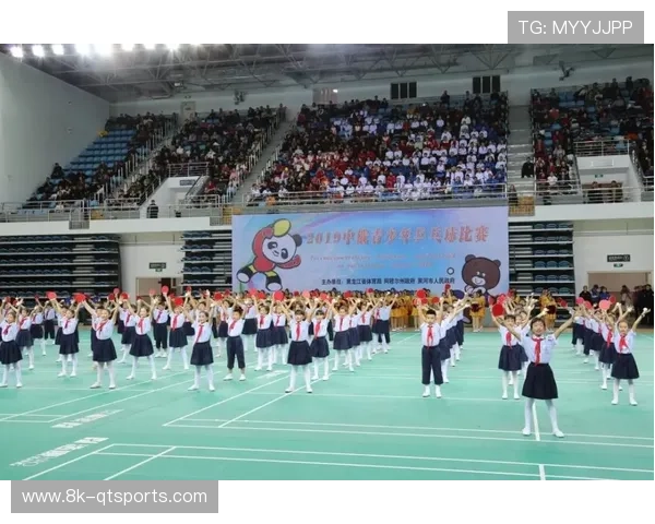 东城区“国球之星表演赛”吸引各年龄层观众驻足观看